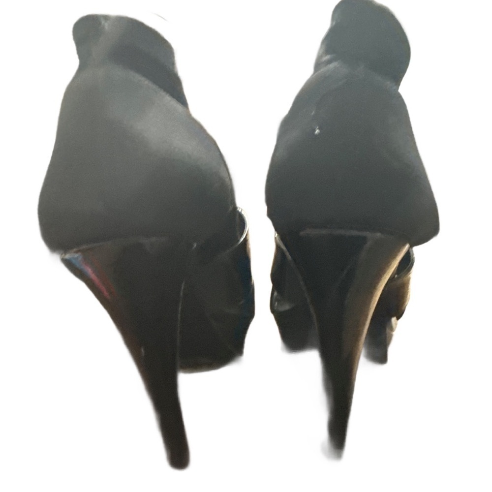 Bebe
Leighton Patent & Stretch Peep Toe Bootie - Black (8) - Picture 2 of 5